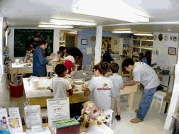 Kids 'N' Clay Pottery Studio a franchise opportunity from Franchise Genius
